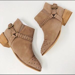 NIB Seychelles Women's Studded Ankle Booti…